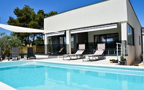 Villa Sportiva Zadar With Private Heated Pool